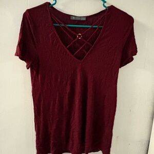 Chic Burgundy V-Neck Short Sleeve Tee